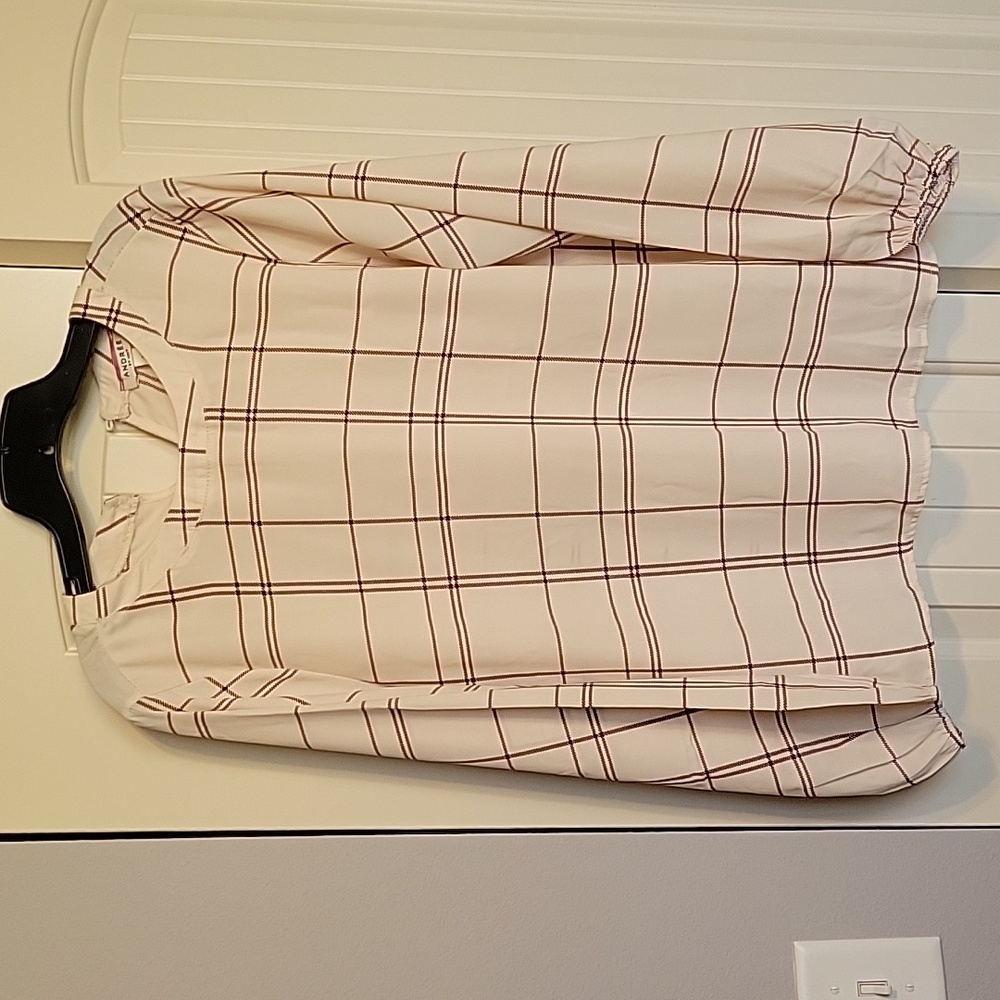 Cream/brown plaid long sleeve blouse